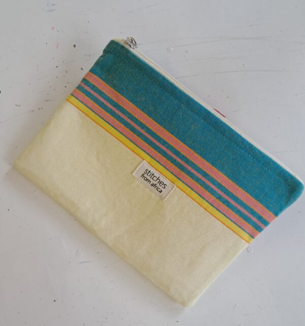 Poa Zipper Pouch Bag - Image 2